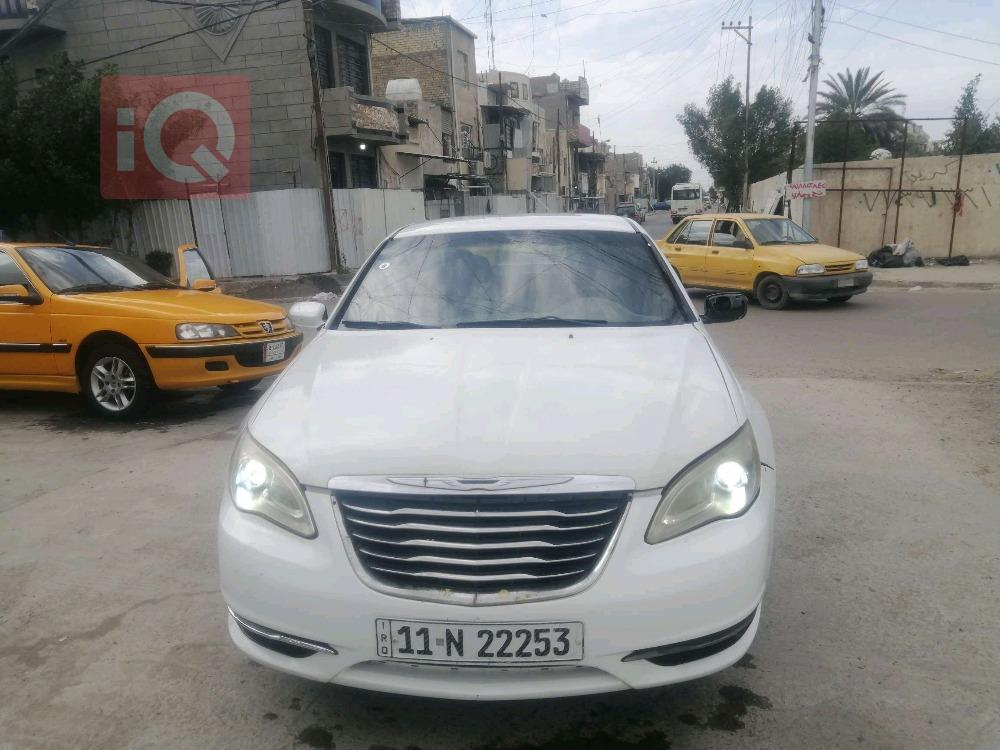 Chrysler 200
